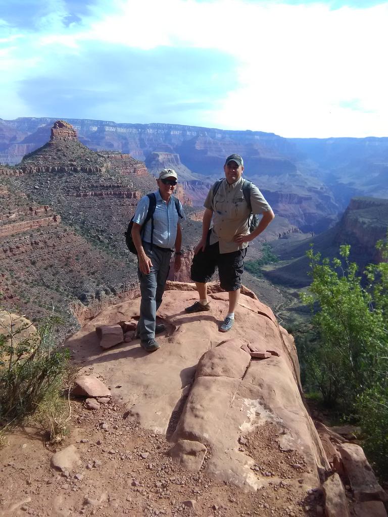 Drs Nelson and Holmes on the 2018 Geology Field Trip