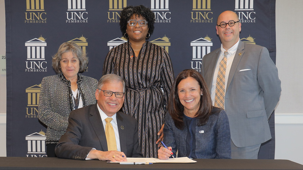 Chancellor Robin Gary Cummings, Peace Corps Director Carol Spahn, interim Provost Dr. Cherry Beasley, Lauren Stephens and Dr. Jeff Howard