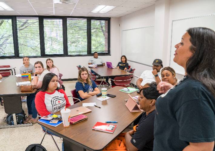 Students in a School of Education class