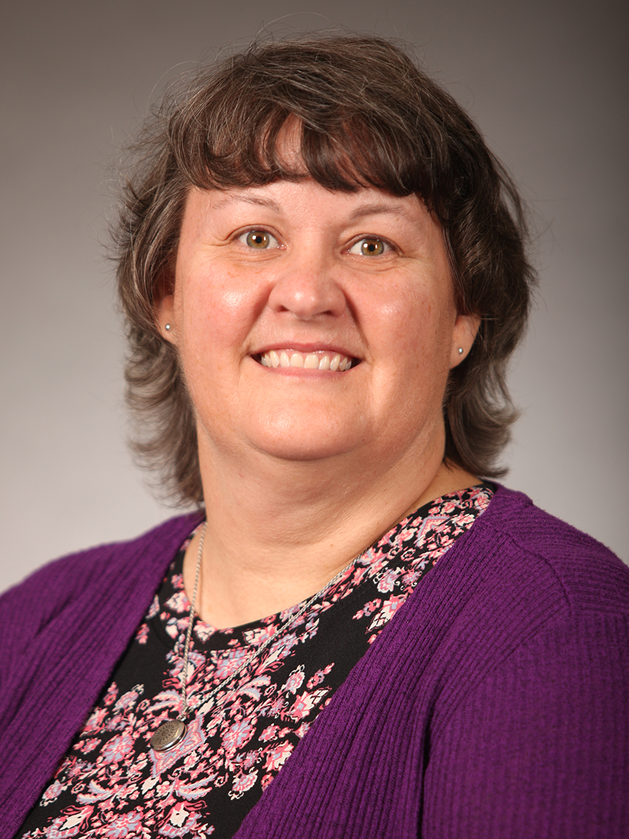 Headshot of Laura Arnold