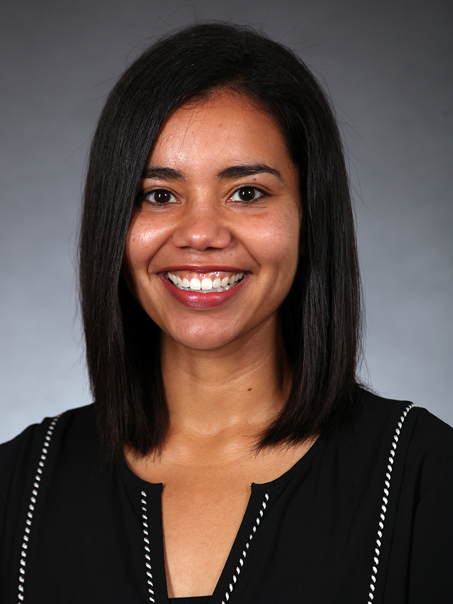 headshot of Emilia Bak