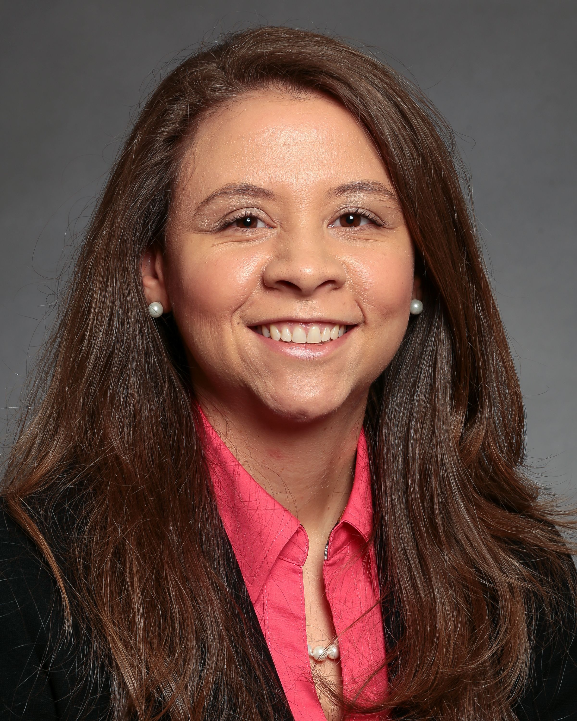 Leslie Bell, headshot