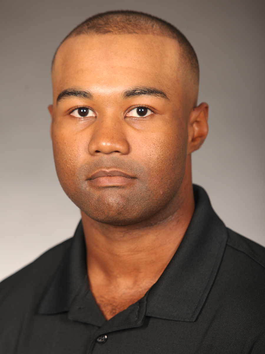 headshot of Aaron Campbell