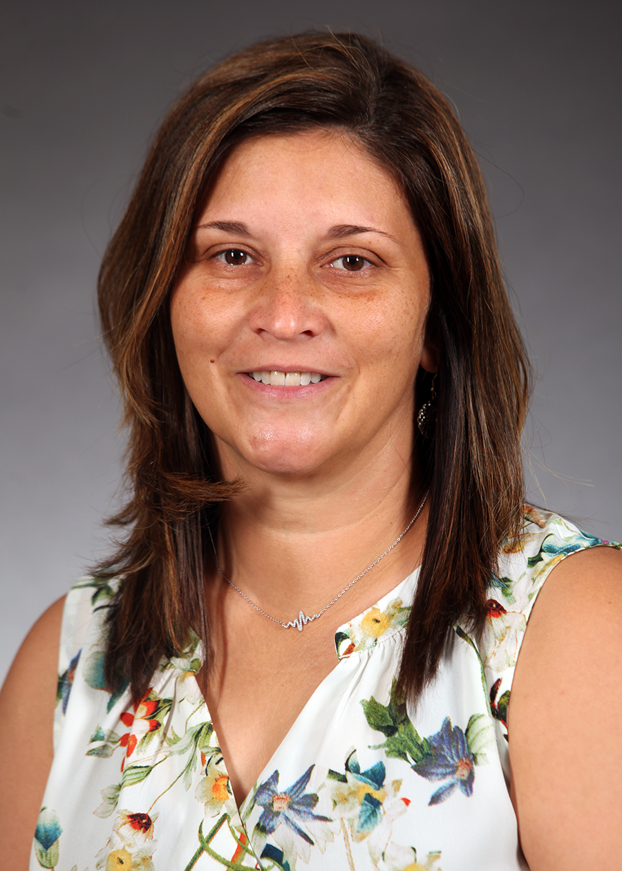 Liz Cummings, headshot