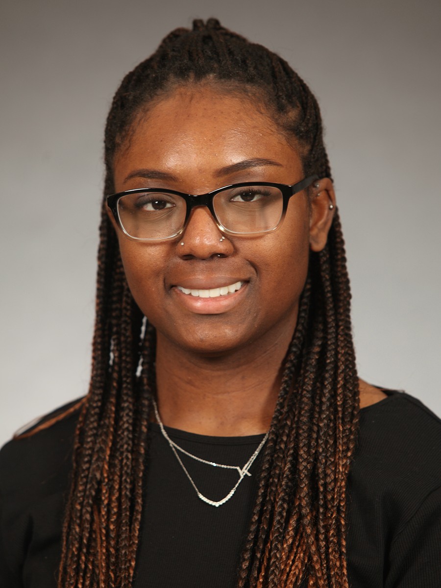 Kayna Henningham, headshot