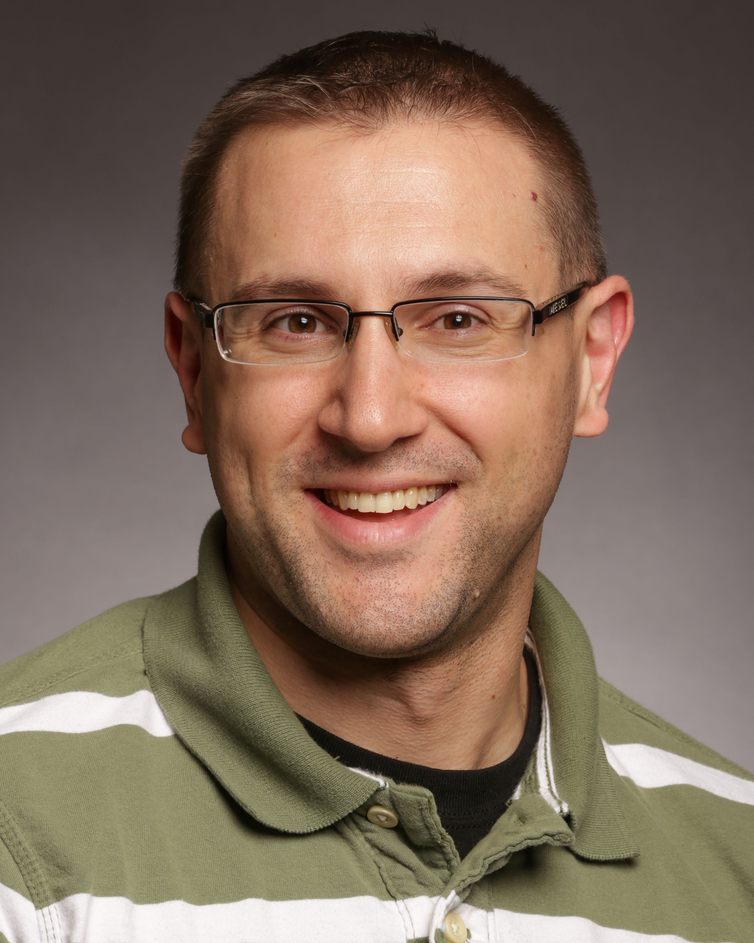 Erik Tracy, headshot