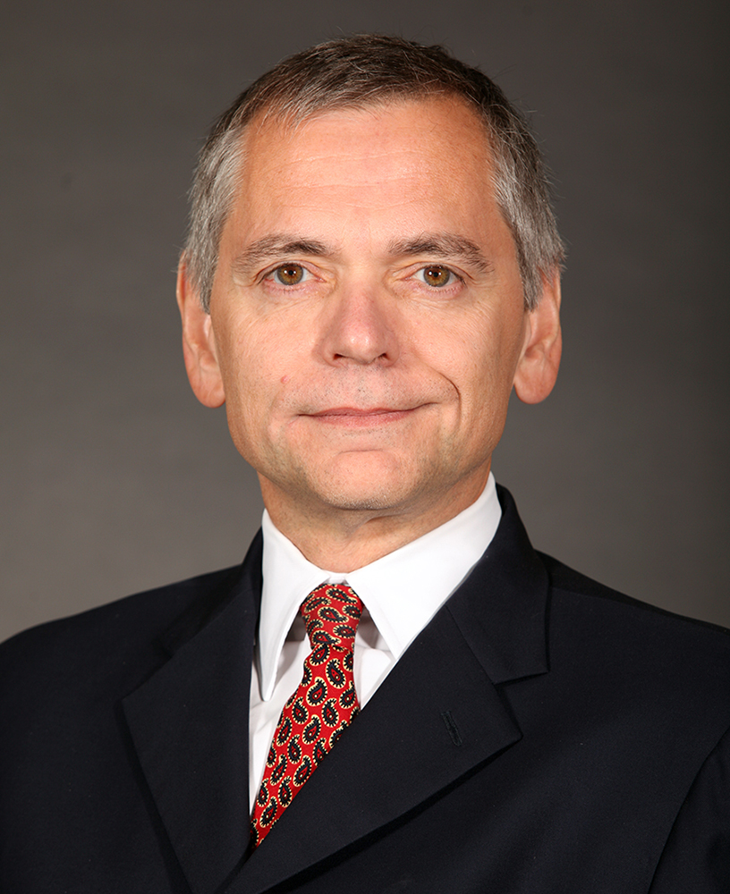 Headshot ot Gabriel Eszterhas