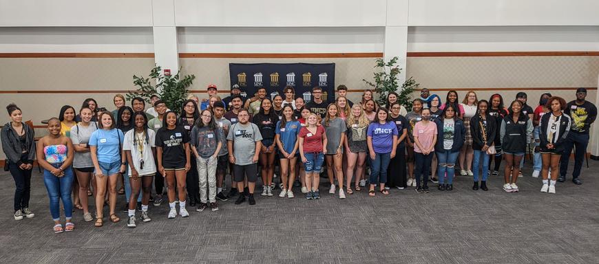 Incoming Honors College students, group picture at orientation, August 2022
