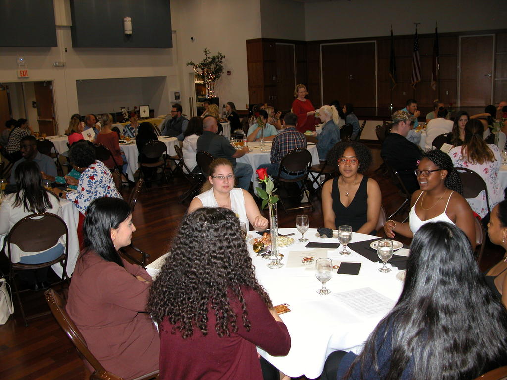 TriBeta students enjoy the banquet
