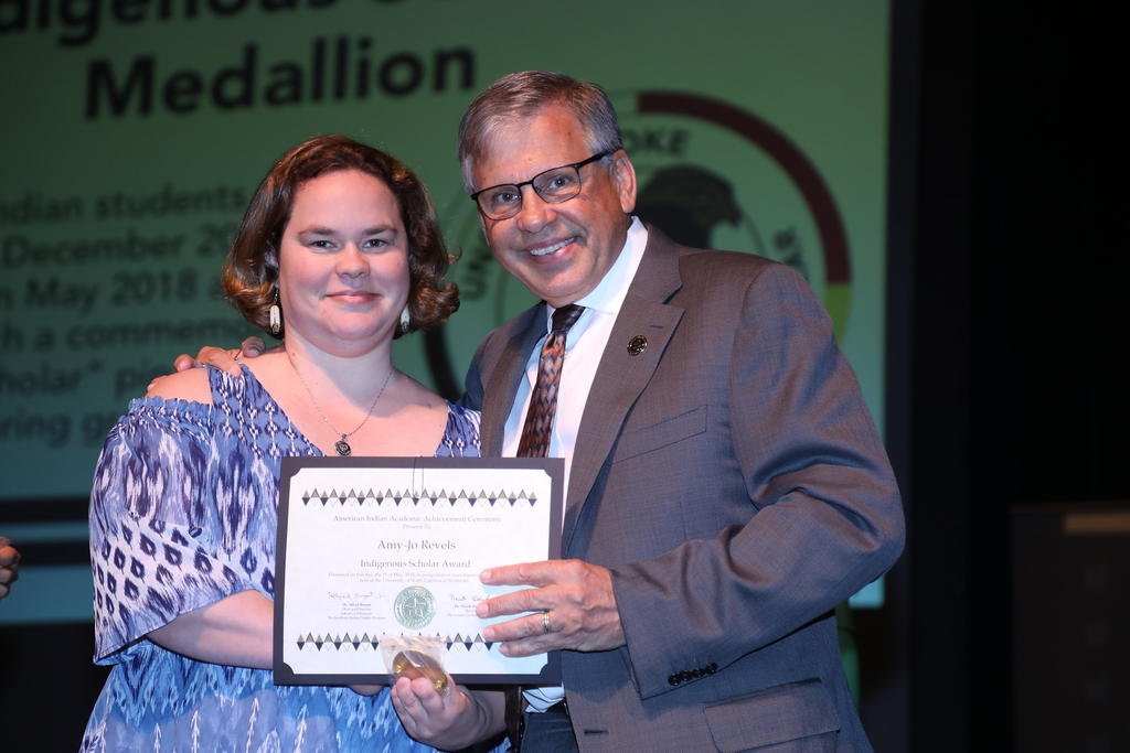 AmyJo Revels received Indigenous Scholar Award 2018 (BSW)