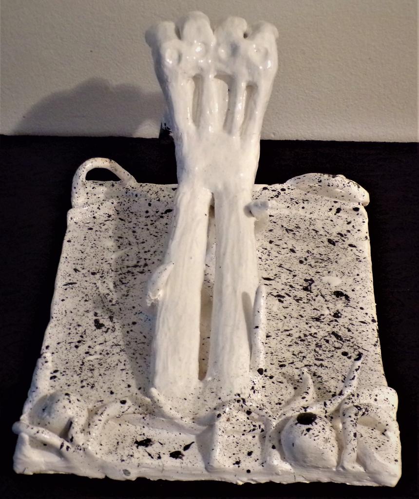 Angelique Henderson, "The Hand (back view)," 2020,  ceramics, 6 x 11 inches