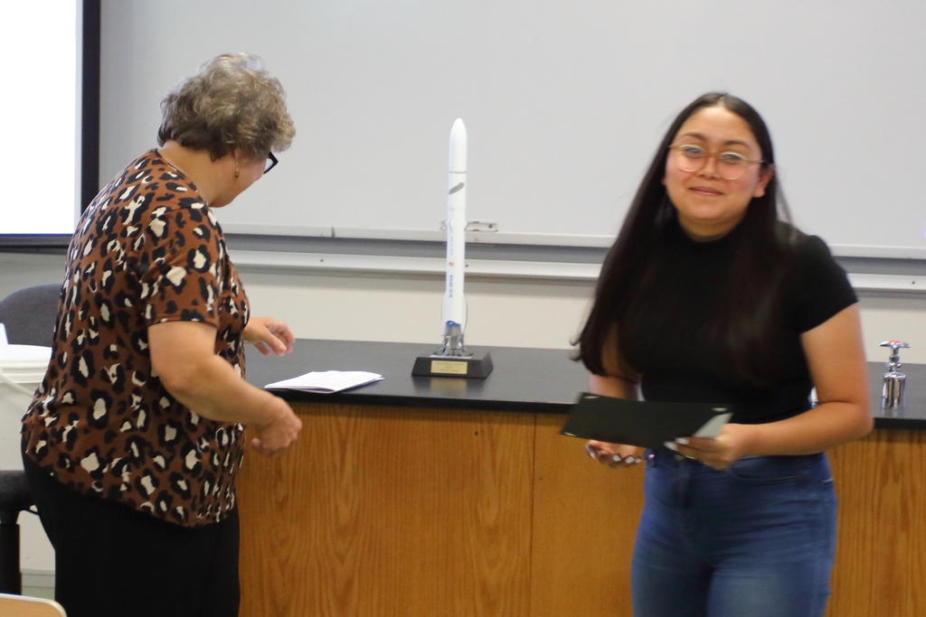 Jennifer Valladarez Castrejon - Contunuing in Chemistry Award