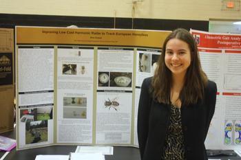 Ana Huesa presents her winning research poster